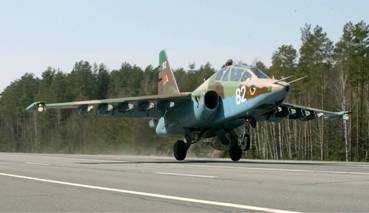 В рамках летно-тактического учения белорусские летчики впервые отработают посадку авиации на аэродромный участок автомобильной дороги в темное время суток