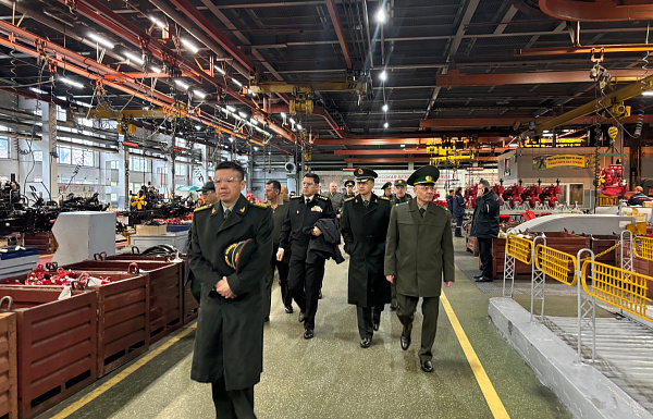 Foreign military attachés accredited in the Republic of Belarus visited the Minsk Tractor Works JSC and the Institute of Border Service of the Republic of Belarus