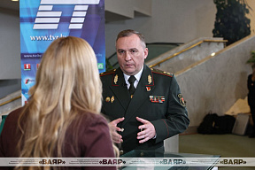 Министр обороны Беларуси генерал-лейтенант Виктор Хренин ответил на вопросы журналистов