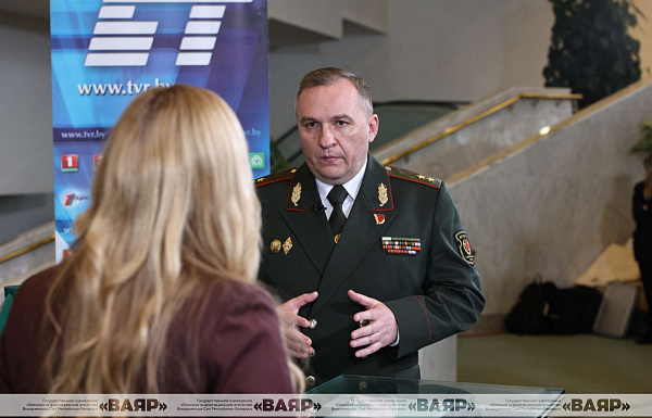 Министр обороны Беларуси генерал-лейтенант Виктор Хренин ответил на вопросы журналистов