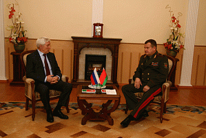 Belarusian Defence Minister meets with Russian Ambassador