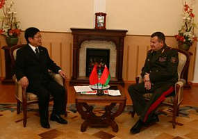 Belarusian Defence Minister meets with Chinese Ambassador