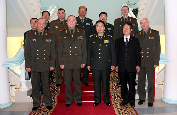 Визит китайской военной делегации