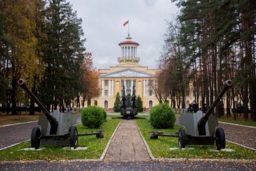 Продлен срок подачи заявлений на обучение в военных учебных заведениях
