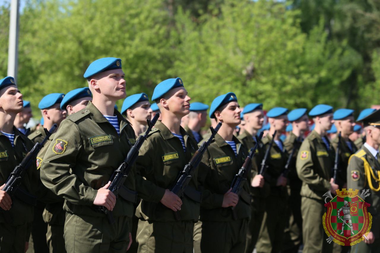 Военным быть не просто. Присяга фото. Присяга Вооружённых сил Молдовы. Присяга Вооруженных сил Российской Федерации 2023. Белорусская армия 56 тысяч человек.