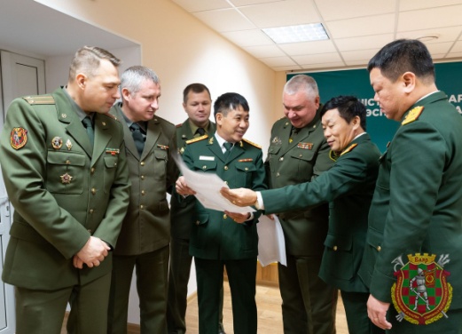 Вьетнамские и белорусские военные СМИ сверили направления развития