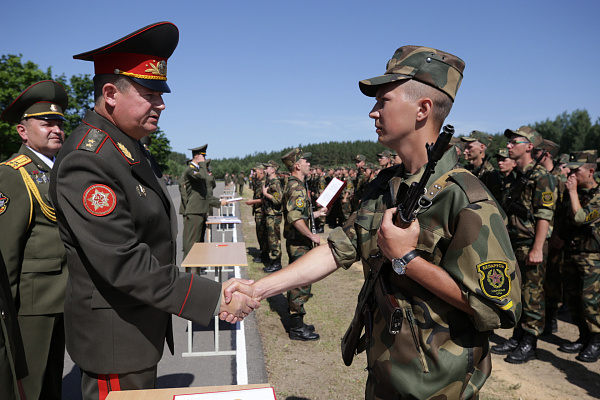Военнослужащие нового пополнения принесли Военную присягу