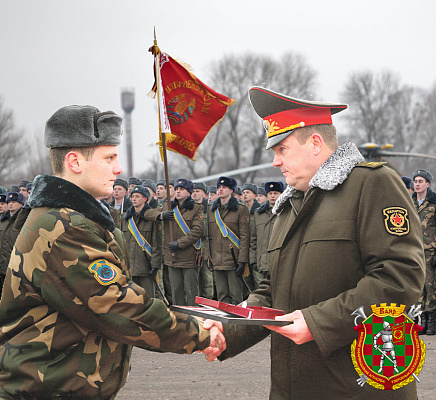 Воинам-десантникам  вручены заслуженные награды 
