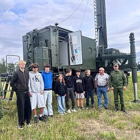 Школьники посетили 85-ю бригаду связи