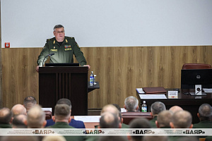 Генерал-маёр Павел Муравейка правёў лекцыю на факультэце Генеральнага штаба Узброеных Сіл