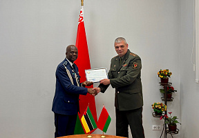 В Беларуси впервые аккредитован военный дипломат из Мозамбика