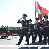 Александр Лукашенко принял участие в церемонии приведения к Военной присяге в Борисовском районе 