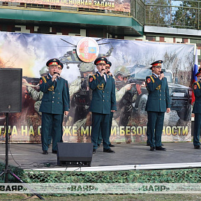 На полигоне под Борисовом состоялся праздничный концерт 