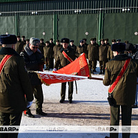 Генерал-майор Павел Муравейко вручил Боевое Знамя одному из дивизионов ракетных войск и артиллерии