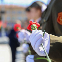 Руководство Вооруженных Сил возложило цветы к монументу Победы