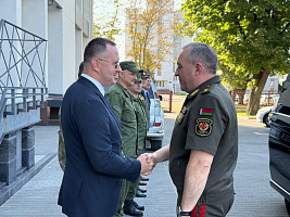 Министр обороны Беларуси посещает Брестский гарнизон (дополняется)