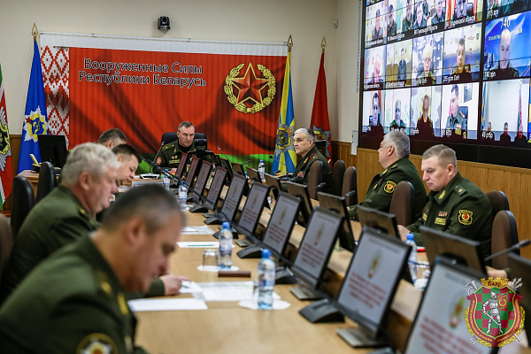 Второй этап оперативного сбора командного состава Вооруженных Сил (видео)