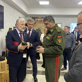 Делегация Минобороны Беларуси приняла участие в промышленном форуме Делегация Минобороны Беларуси приняла участие в промышленном форуме