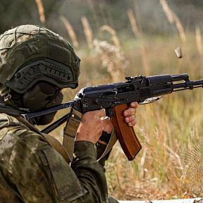 С курсантами Военной академии проходят занятия по огневой подготовке С курсантами Военной академии проходят занятия по огневой подготовке