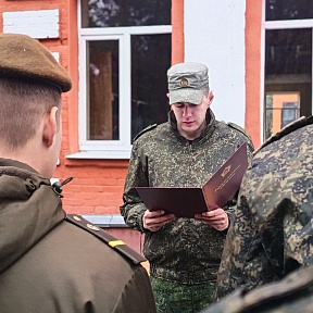 Ритуал перехода военнослужащих срочной военной службы на очередной период службы