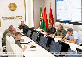 Министр обороны Беларуси провёл совещание по вопросу реализации поручений, касающихся уборочной кампании