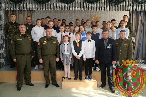 «Участники АРМИ – детям»