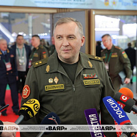 На выставке MILEX – 2025 Министр обороны Беларуси провел ряд встреч и пообщался с журналистами
