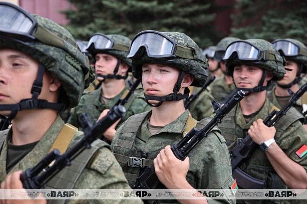 Продолжаются тренировки пеших колонн к военному параду