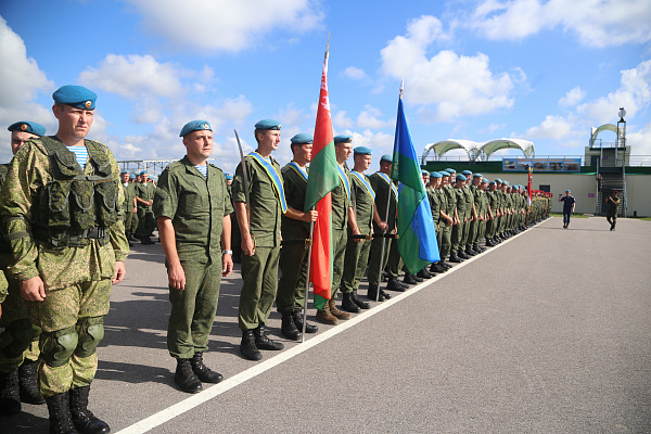 Белорусские десантники прибыли в Рязань 