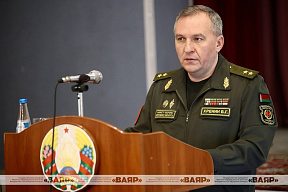 Міністр абароны ў Дзень ведаў правёў урок міру для курсантаў ваеннага факультэта ў Гродне