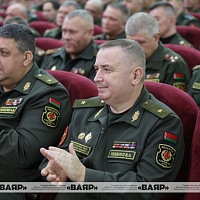 Министр обороны Беларуси поздравил генерал-лейтенанта в отставке Юрия Жадобина с 70-летием