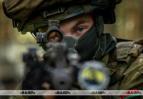Поздравление Министра обороны Республики Беларусь с Днём десантников и сил специальных операций