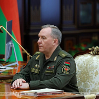 Президент Беларуси принял с докладом Министра обороны