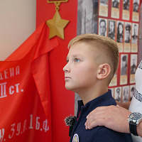 Яркие эмоции и часы от Министра обороны для юного патриота