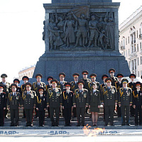 Члены коллегии военного ведомства возложили цветы к Вечному огню на площади Победы в Минске