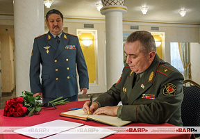 Representatives of the Belarusian Ministry of Defence Sign Book of Condolences at the Embassy of Kazakhstan