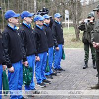 Военнослужащие Вооружённых Сил принимают участие в республиканском субботнике 