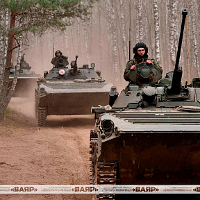 На полигонах и участках местности проходит командно-штабное учение с подразделениями одной из механизированных бригад