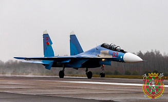 Другая пара баявых самалётаў Су-30 СМ прыбыла ў Беларусь