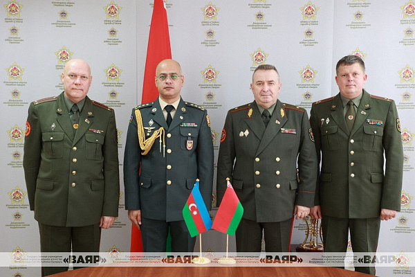 Обсуждены вопросы двустороннего военного сотрудничества между Беларусью и Азербайджаном