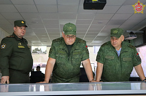 В Военной академии Беларуси продемонстрировали возможности нового тренажерного комплекса тактического звена управления