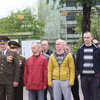 Началась отправка в войска граждан, призванных на срочную военную службу