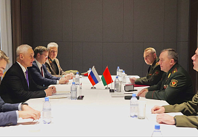 Состоялась двусторонняя встреча министров обороны Республики Беларусь и Российской Федерации Состоялась двусторонняя встреча министров обороны Республики Беларусь и Российской Федерации