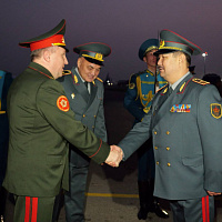 Министр обороны Беларуси генерал-лейтенант Виктор Хренин прибыл в Казахстан 