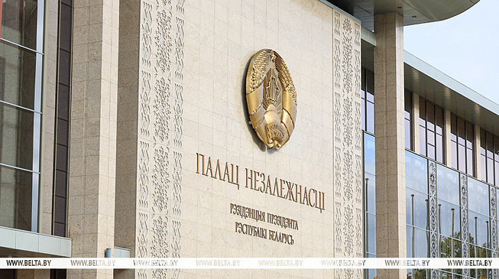 Президент Беларуси принял с докладом Министра обороны