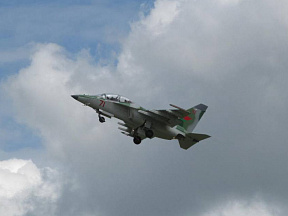 Belarusian Pilots Make First Flights in Yak-130