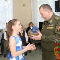 «Участники АРМИ – детям»