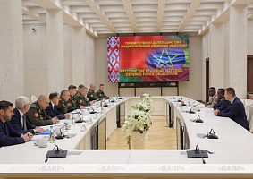 Министр обороны Беларуси провёл рабочую встречу с командующим Военно-воздушными силами Эфиопии