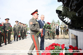 Торжественное открытие памятника в Столбцах