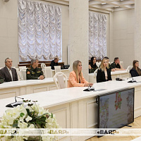 Награждение лауреатов конкурсов детского рисунка и фоторабот